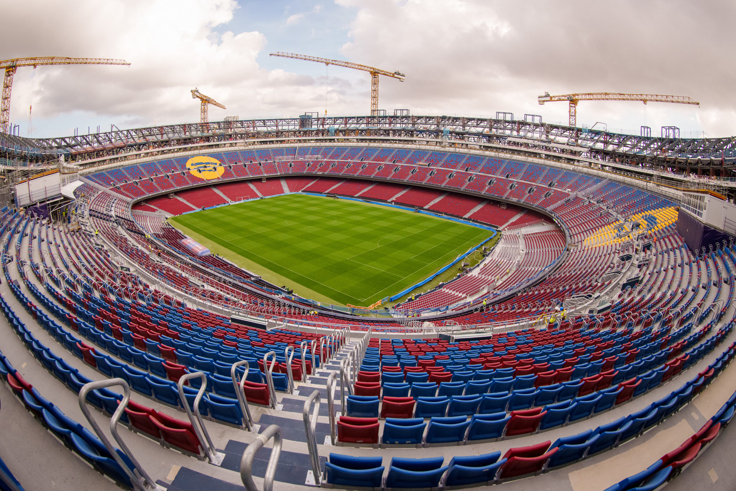 Barcelona, estreno, Camp Nou